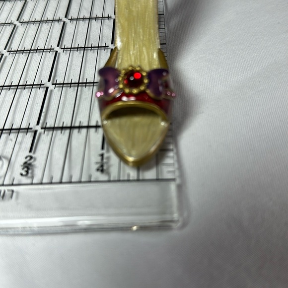 Shoe - Picture 11 of 12